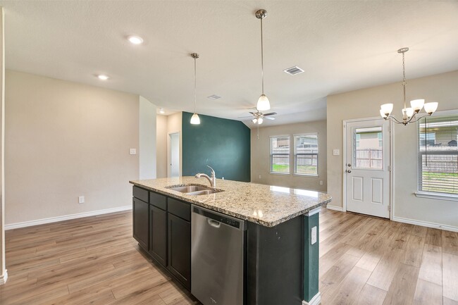 Building Photo - 1006 Fannin St