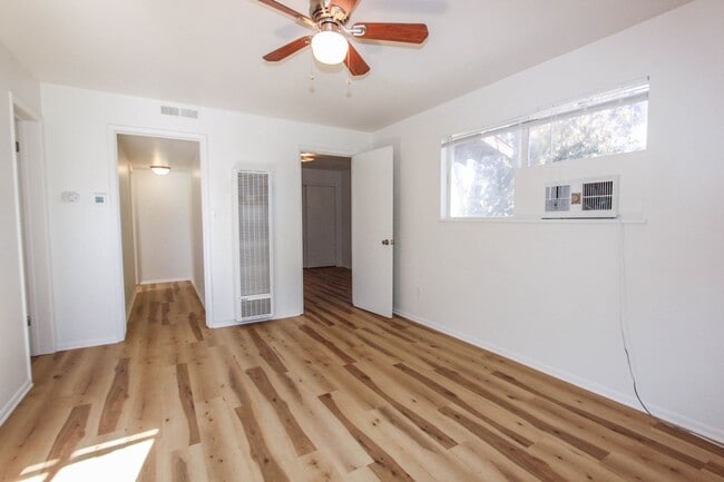 Building Photo - 860 Gail Gardner Way