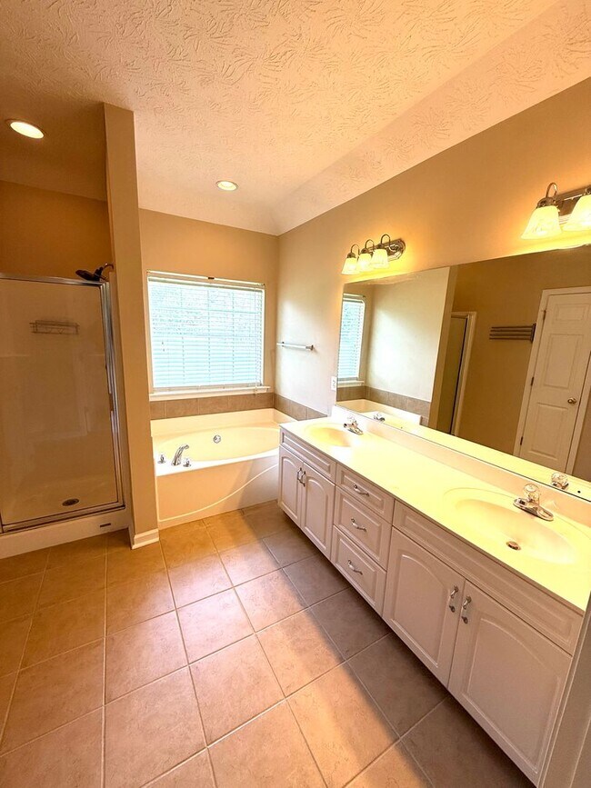 Building Photo - 9400 Colleton Ct