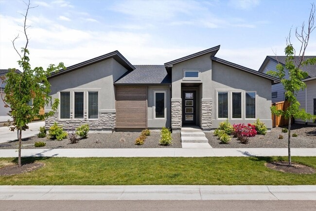 Primary Photo - Resort-Style Living in the Prestigious Riv...
