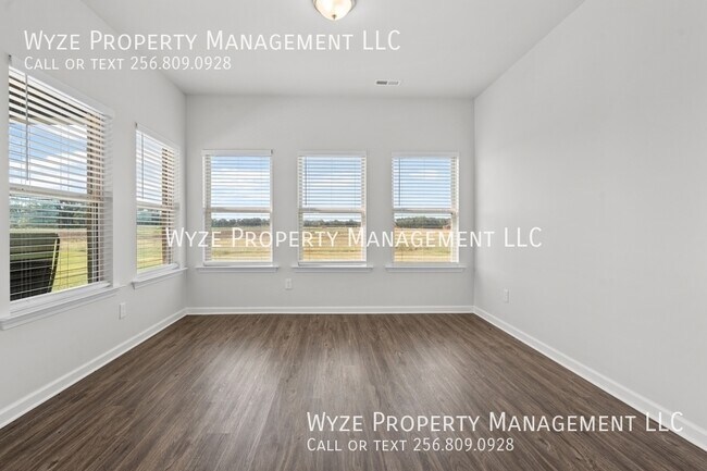 Building Photo - 283 Shubert Dr