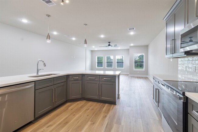 Building Photo - 9101 Noel St