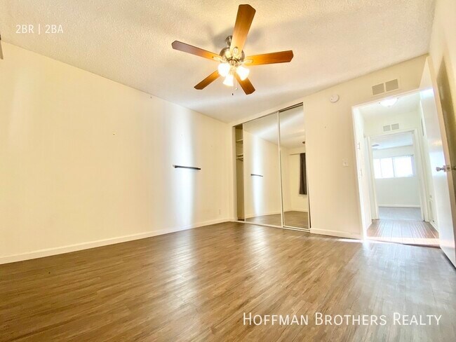 Building Photo - 1810 N Harvard Blvd