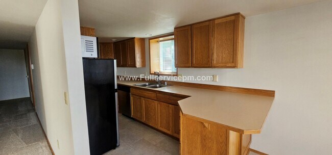 Building Photo - Quiet and charming 1 bedroom 1 bath DS apartment in Redondo Beach house