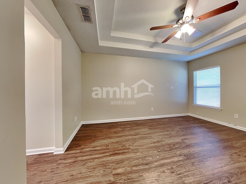 Building Photo - 86106 Knotted Oak Way