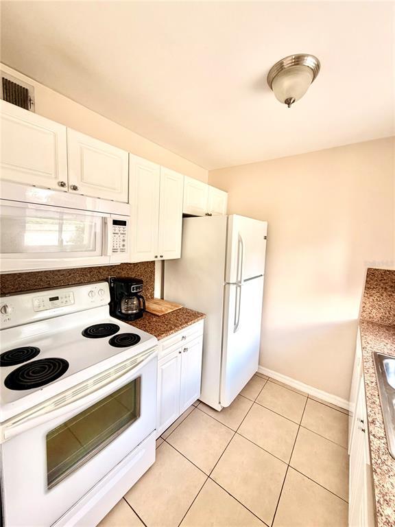 Building Photo - 3206 W Azeele St