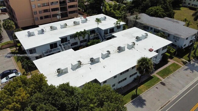 Building Photo - 9260 Bay Harbor Terrace