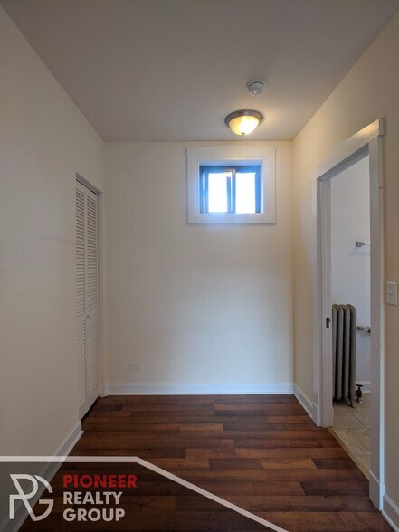 Building Photo - 2648 N Spaulding Ave