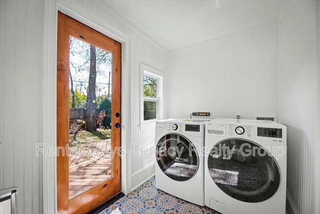 Building Photo - 2650 Green St