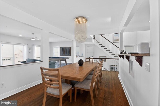 Building Photo - 739 N Massachusetts Ave