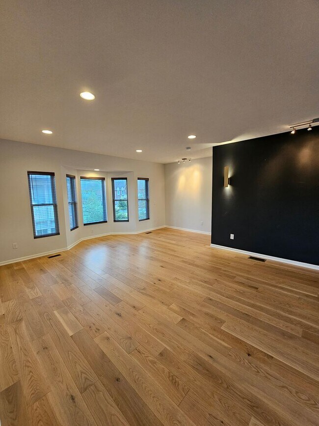 Building Photo - 31 Ashbourne Dr
