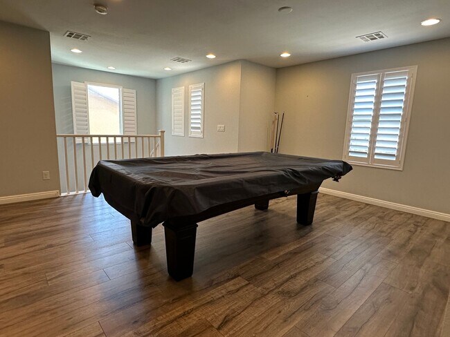 Building Photo - Beautiful Home in the Paseos of Summerlin!