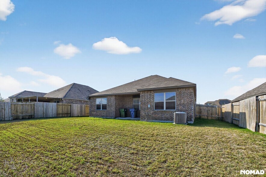 Building Photo - 1829 Tyne Way