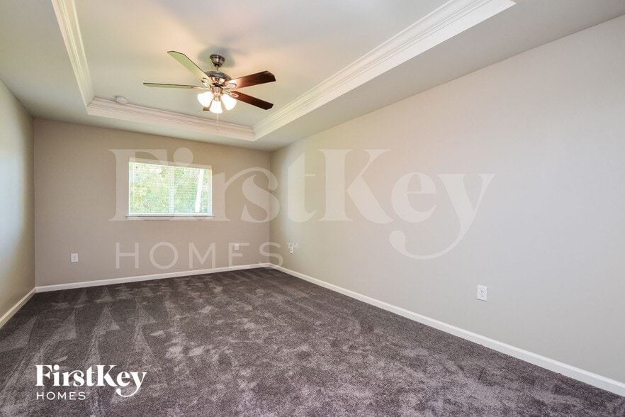 Building Photo - 8287 Robin Rd