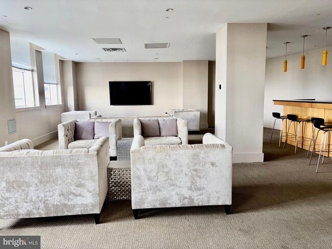 Building Photo - 111 S 15th St