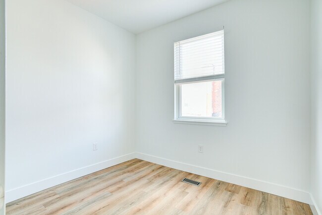 Building Photo - 3023 Harper St