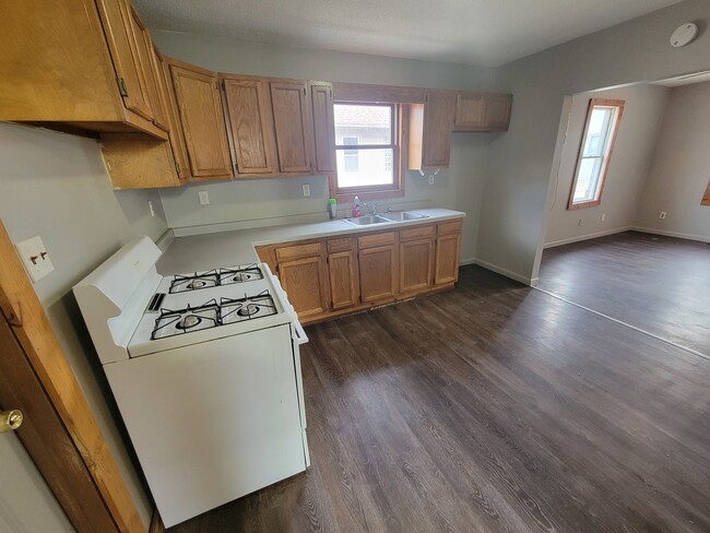 Building Photo - 514 E Marquette St