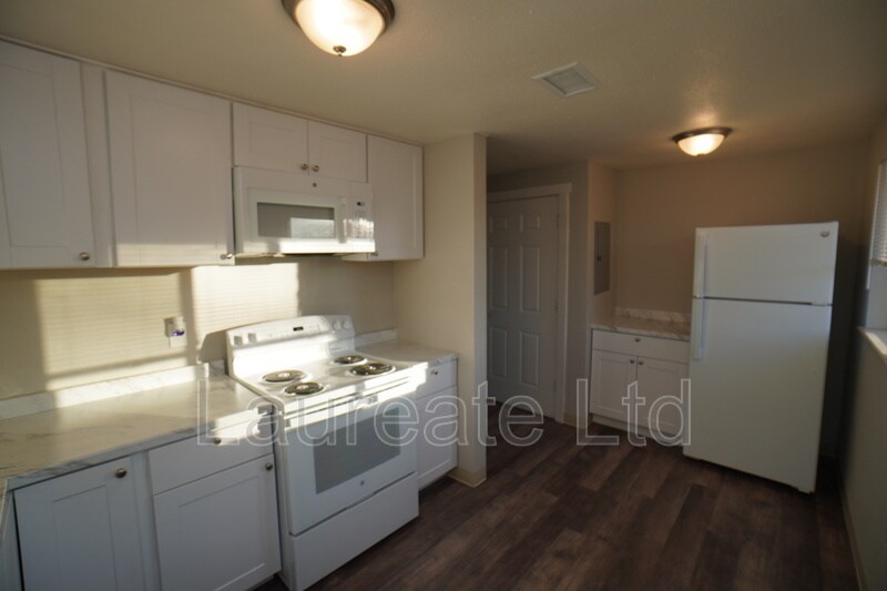 Building Photo - 677 Miller Ct