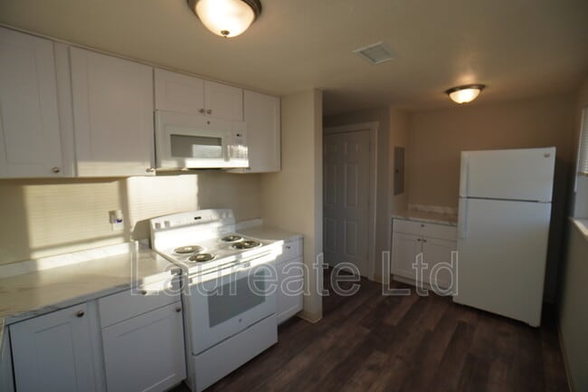 Building Photo - 677 Miller Ct