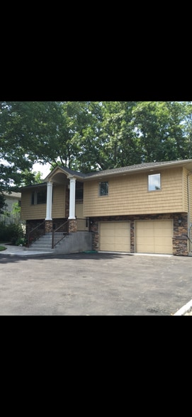 Primary Photo - 717 Old Bethpage Rd