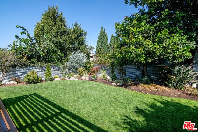 Building Photo - 10639 Cushdon Ave