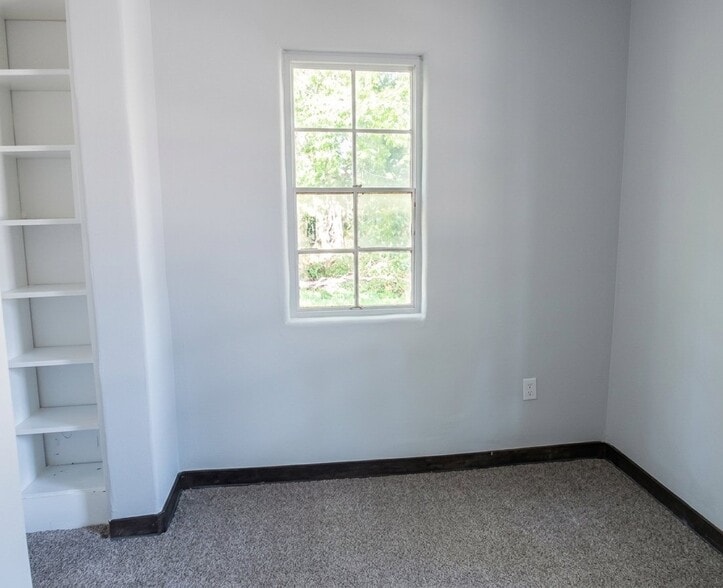 Building Photo - 22 Burgess Ct