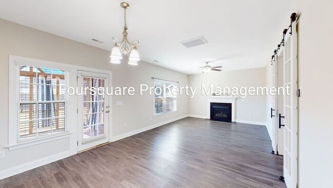 Building Photo - 3-Bed Home with Bonus Room, Home Office , Screened Porch  and Community Pool!