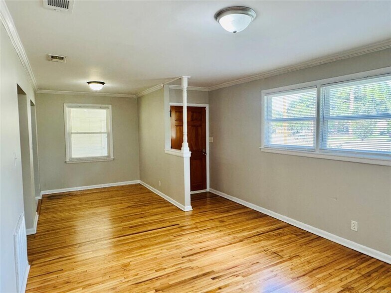 Building Photo - 3609 Loxley Ln