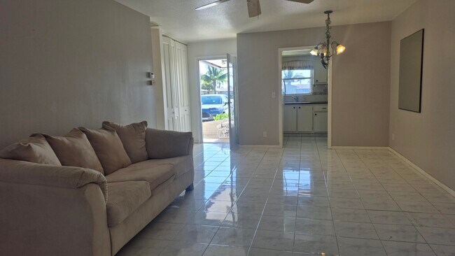 Building Photo - 2805 Crosley Dr E