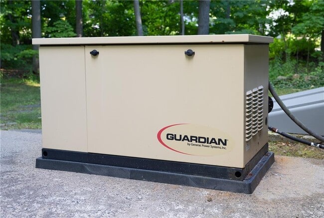 Building Photo - 3 Hilltop Rd