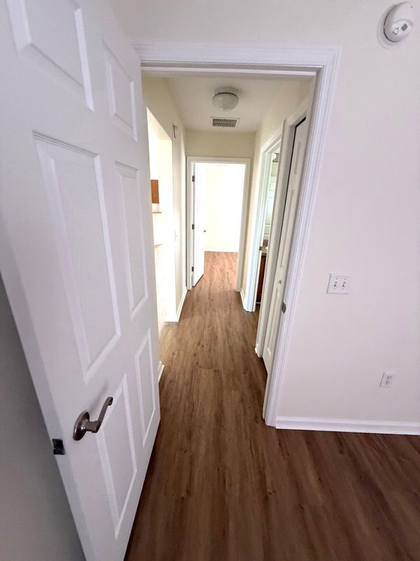 Building Photo - 1111 SW Yorktown Glen