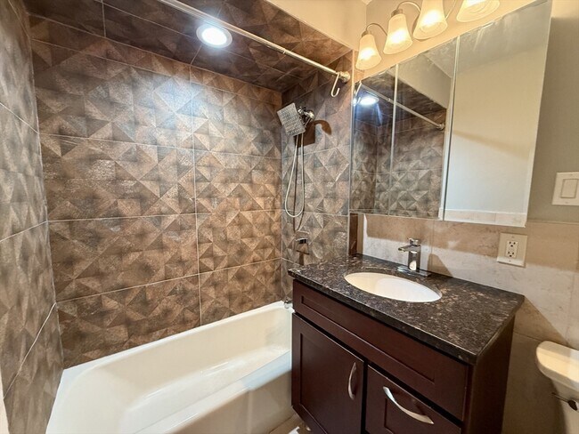 Building Photo - 3 Alaska Ave