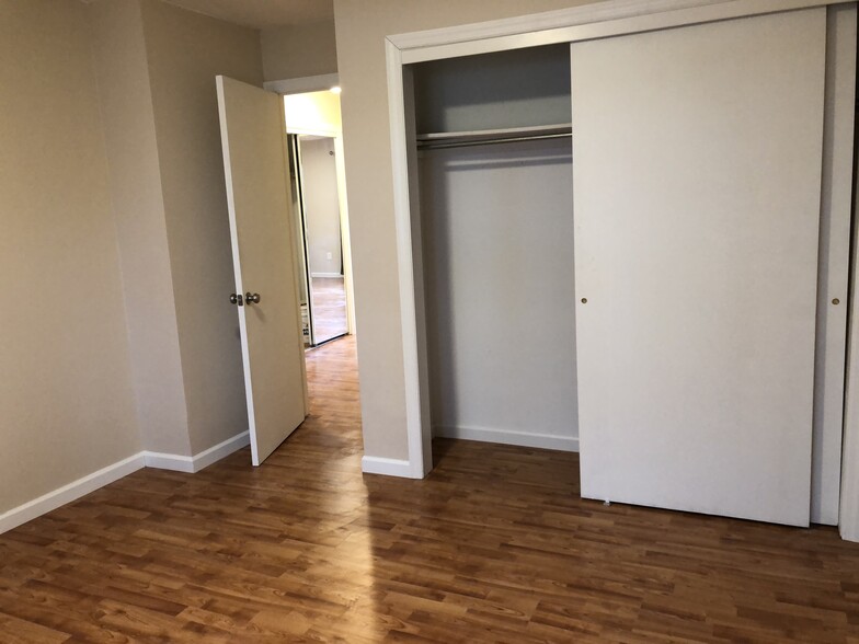 Generous Closet Space - 13 Presidential Dr