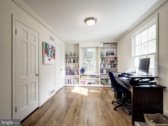 Building Photo - 2242 46th St NW