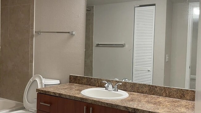Building Photo - 642 Siesta Key Cir
