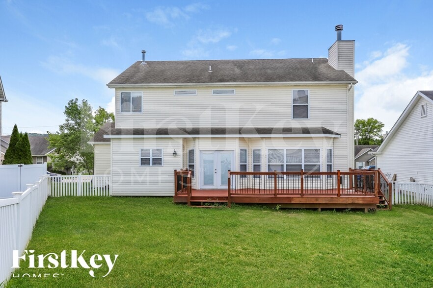 Building Photo - 107 Trailing Oak Ct