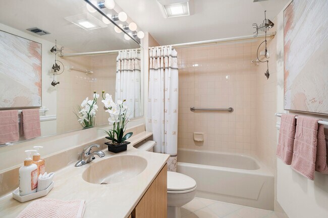 Building Photo - 601 Seafarer Cir