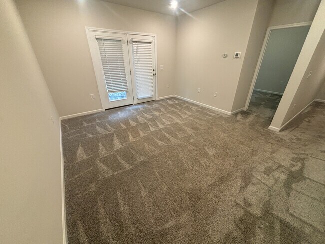 Building Photo - Room in House on Collaborative Wy