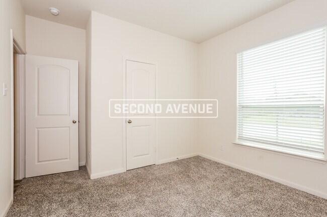 Building Photo - 108 Son Martin PL