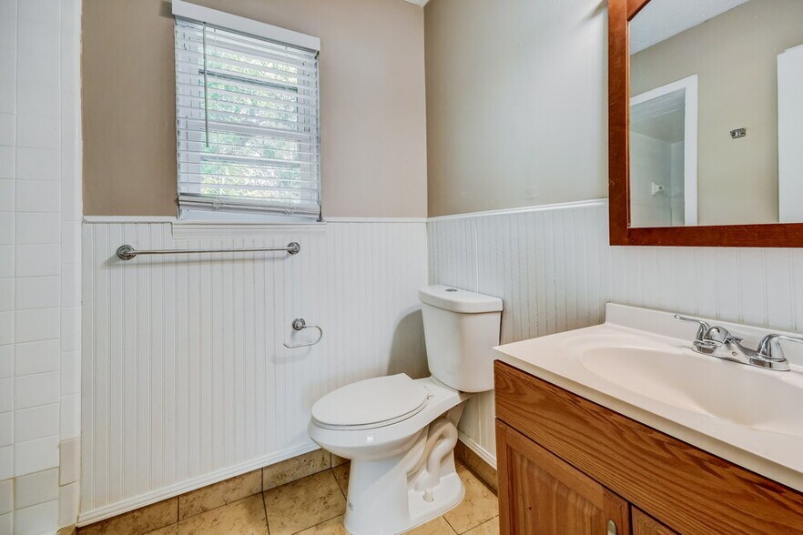 Building Photo - 1541 Cedargate Cir