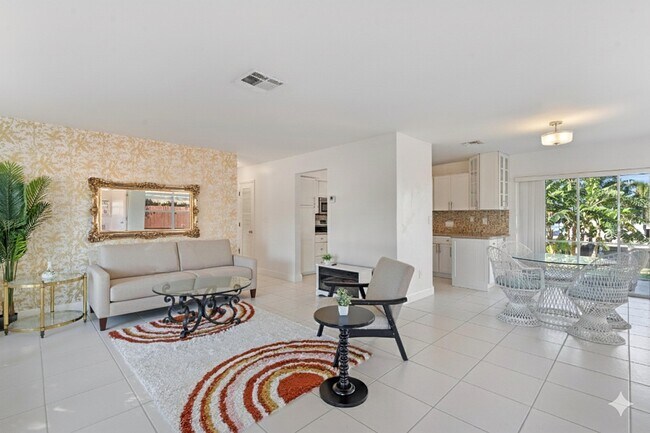 Building Photo - 1001 SE 5th Ave