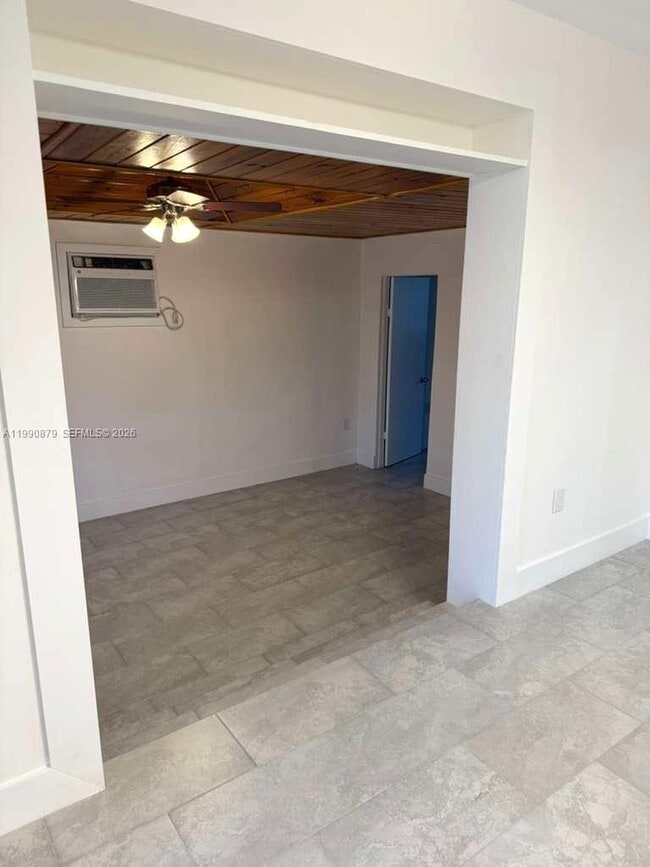 Building Photo - 6339 SW 32nd St