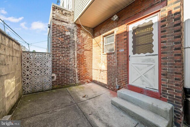 Building Photo - 2021 S Garnet St