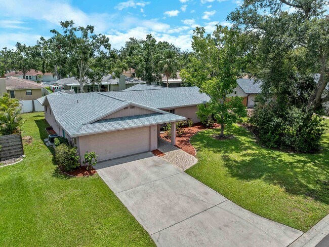 Building Photo - 8429 Cypress Lake Cir
