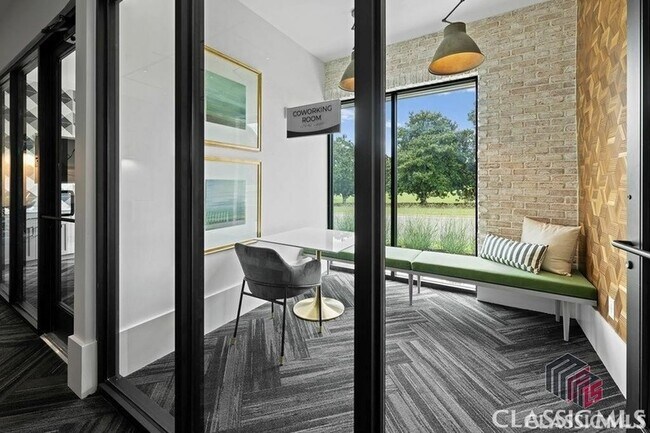 Building Photo - 180 Newton Bridge Rd