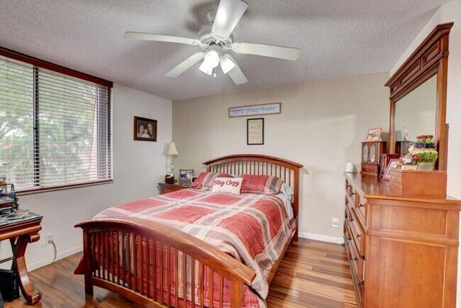 Building Photo - 8279 Severn Dr