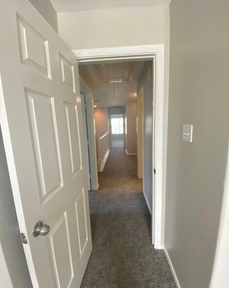 Building Photo - 13015 Peppergate Ln