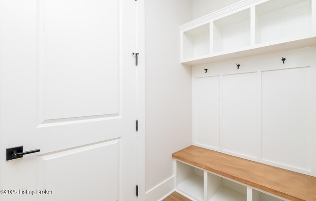 Building Photo - 6100 Passionflower Dr