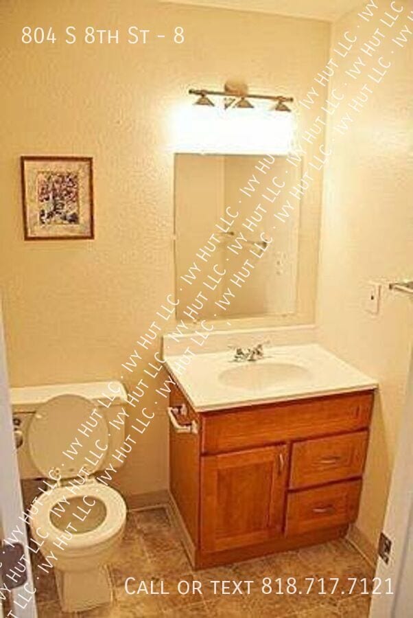 Building Photo - 804 S 8th St