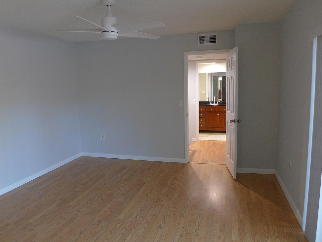 Building Photo - 2708 12th Ct